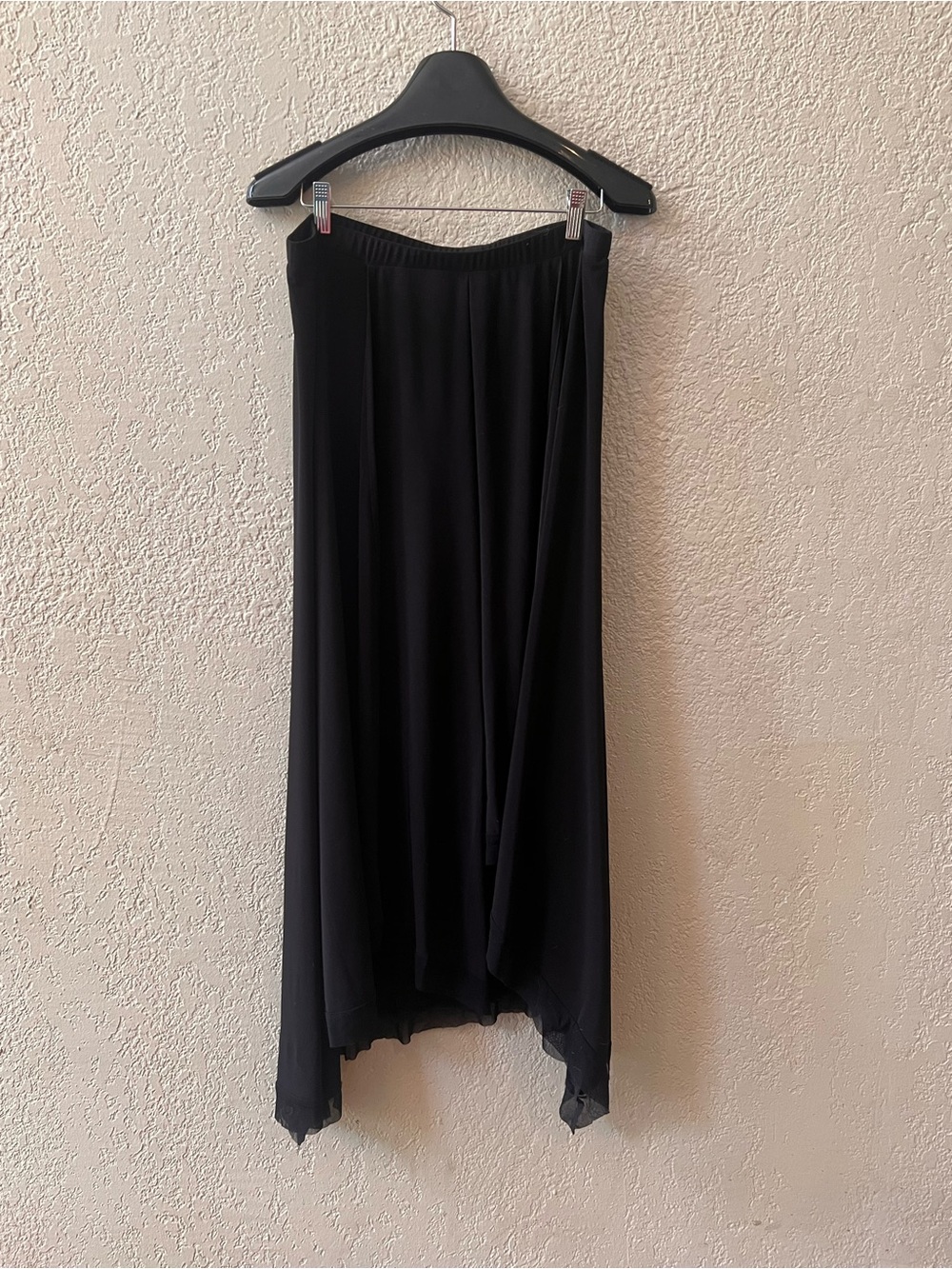 Chico's Travelers Women's Skirt Black Size 1; M Midi Asymmetrical Mesh Elastic